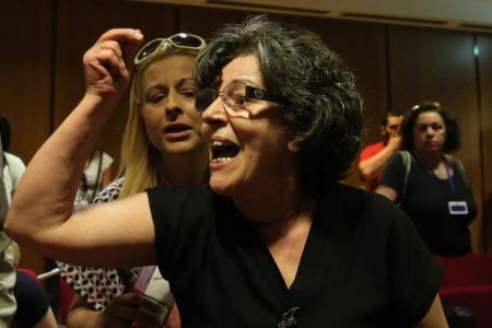 Μάγδα Φύσσα: «Πόσο ν’ αντέξει μια μάνα να αγγίζει τον δολοφόνο του παιδιού της;»