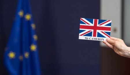 Ερευνα Κάπα Research: Φοβούνται το Brexit, αλλά δεν γυρίζουν στην Ελλάδα