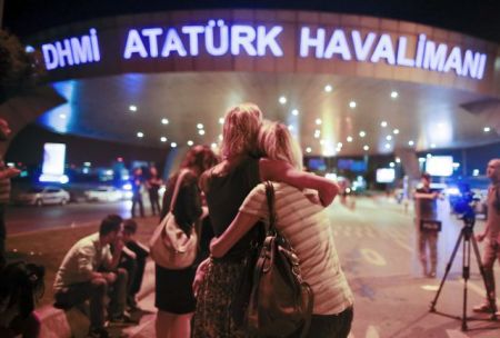 Greek leadership condemns terrorist attack in Istanbul