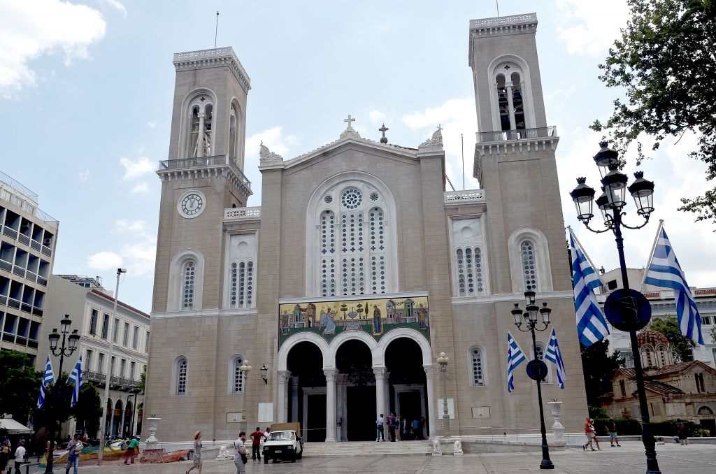 Η Μητρόπολη σπάζει τα επτά χρόνια σιωπής