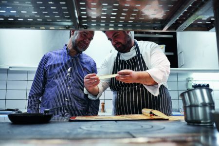 Στα παρασκήνια της Σπονδής