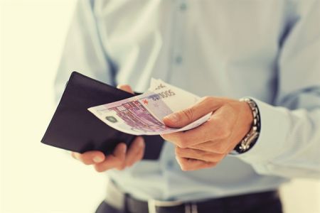 Διπλή επένδυση στην παραγωγή και στην κοινωνία