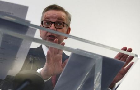 Βρετανία: Τέλος στην ελεύθερη μετακίνηση υπόσχεται ο Γκόουβ