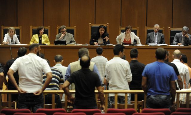 Δίκη Χ.Α: Μας επιτέθηκαν γιατί είμαστε μελαμψοί και μουσουλμάνοι | tovima.gr