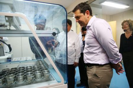 Σαγκάη: Συνάντηση Τσίπρα με την πρόεδρο της εταιρίας ΖΤΕ