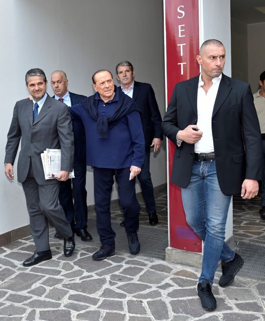 Ένα μήνα μετά, ο Σίλβιο Μπερλουσκόνι πήρε εξιτήριο