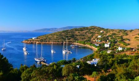 Προσφορά ιατρικού εξοπλισμού στο νησί Μαράθι