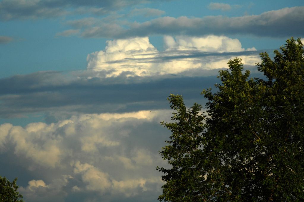 Καιρός: Συννεφιά, βροχές και μικρή πτώση θερμοκρασίας
