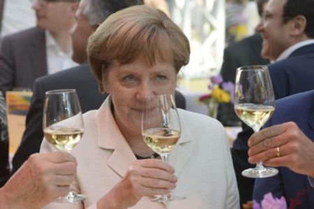 Γερμανία: Ανεβαίνουν Ευρώπη-Μέρκελ, πέφτουν οι λαϊκιστές λόγω Brexit