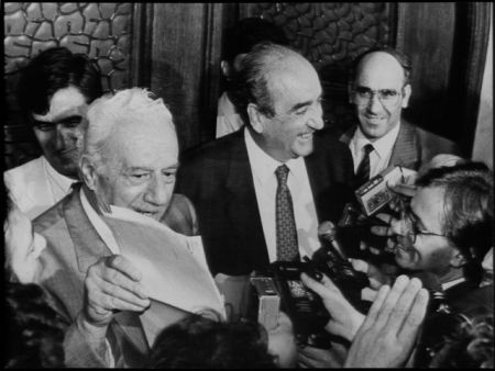 Χρ. Καλογρίτσας: Ο άνθρωπος του ημίφωτος, οι παλιοί σύντροφοι, η «Πρώτη» και η TV