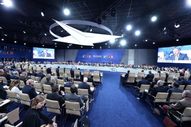 Ένταση ΗΠΑ-Ρωσίας στη σκιά της απόφασης για δυνάμεις του ΝΑΤΟ στην Αν.Ευρώπη