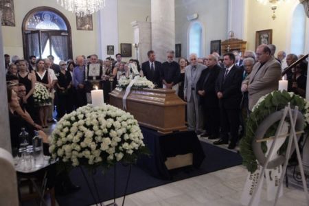 Τελευταίο αντίο στον «δάσκαλο» Δημήτρη Μαρωνίτη