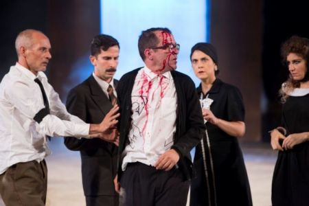 Η Ιστορία ως αξεσουάρ