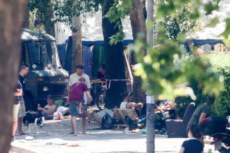 Αντιεξουσιαστές έβαλαν 200 πρόσφυγες στο campus του ΑΠΘ