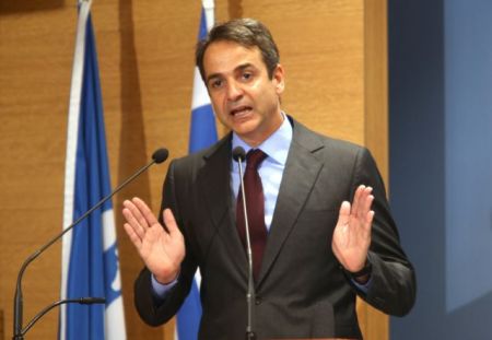 Mitsotakis: “Democracy requires seriousness, credibility and truth”