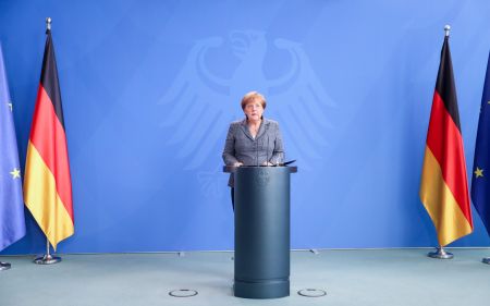 Εκτακτες συσκέψεις της Μέρκελ – Και το Ιράν καταδικάζει την επίθεση