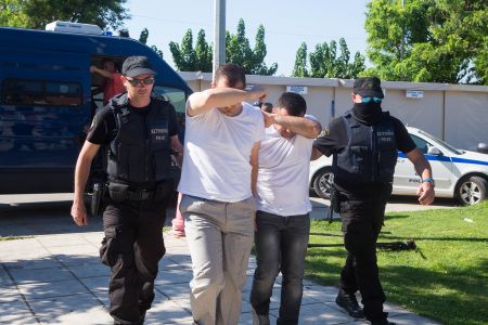 Απαγγέλθηκαν οι κατηγορίες στους οκτώ συλληφθέντες Τούρκους στρατιωτικούς που ζήτησαν πολιτικό άσυλο