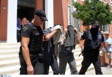Ελεύθεροι για να… συλληφθούν πάλι οι 8 τούρκοι στρατιωτικοί