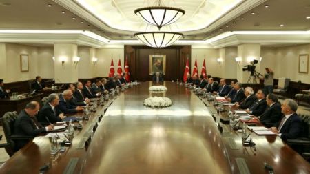 Γιλντιρίμ στους πολίτες: Συνεχίστε τους δημοκρατικούς ελέγχους στις πλατείες