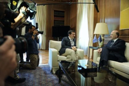 Τσίπρας-Μοσκοβισί: Ώρα γενναίων αποφάσεων για όλες τις πλευρές