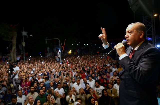 Αργεί ακόμη η «νίκη της δημοκρατίας» στην Τουρκία