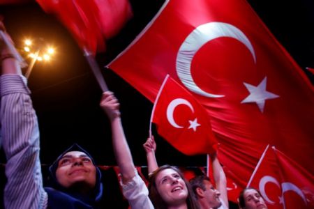 Τουρκία: «Παράλογο» να κατηγορείται ο Ερντογάν ότι έστησε το πραξικόπημα