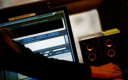 Οι μισοί Ρώσοι θα ήθελαν τα παιδιά τους να δουλέψουν στις μυστικές υπηρεσίες