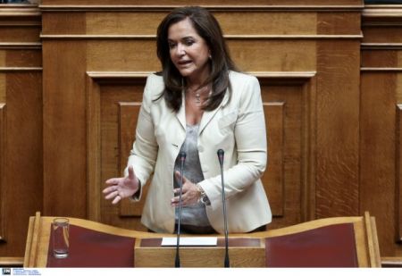 Μπακογιάννη: Πολέμιος του ευρώ ο πρόεδρος του Αναπτυξιακού Συμβουλίου