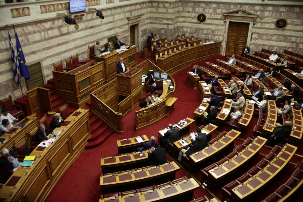 Υπερψήφιστηκαν τα αντισταθμιστικά μέτρα για την απώλεια του ΕΚΑΣ