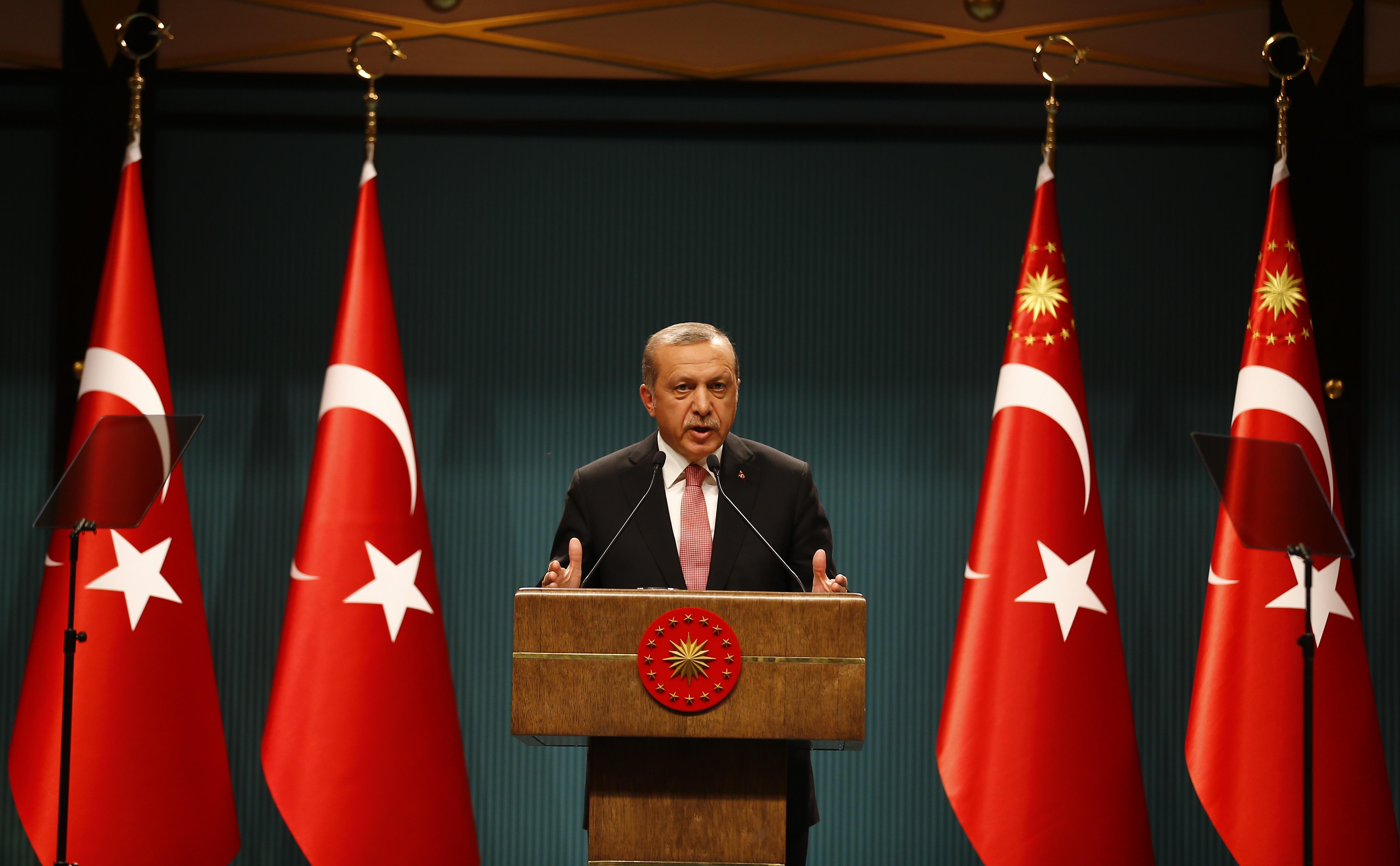 Ερντογάν: Σε κατάσταση έκτακτης ανάγκης για 3 μήνες η Τουρκία