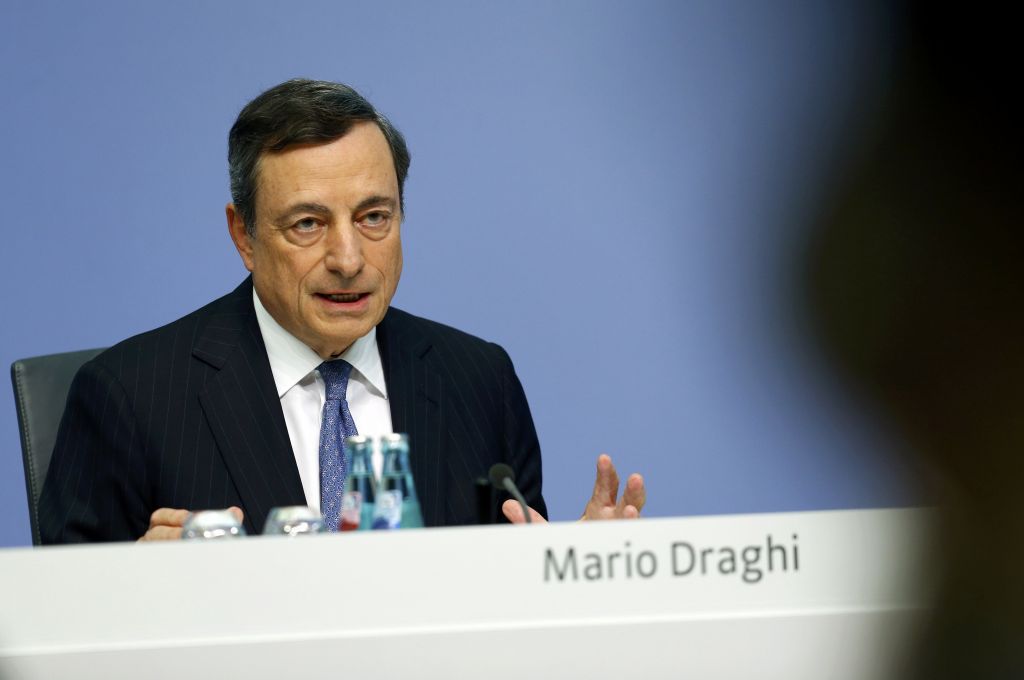 Ντράγκι: Ενταξη της Ελλάδας στο QE μόνο με έκθεση βιωσιμότητας του χρέους