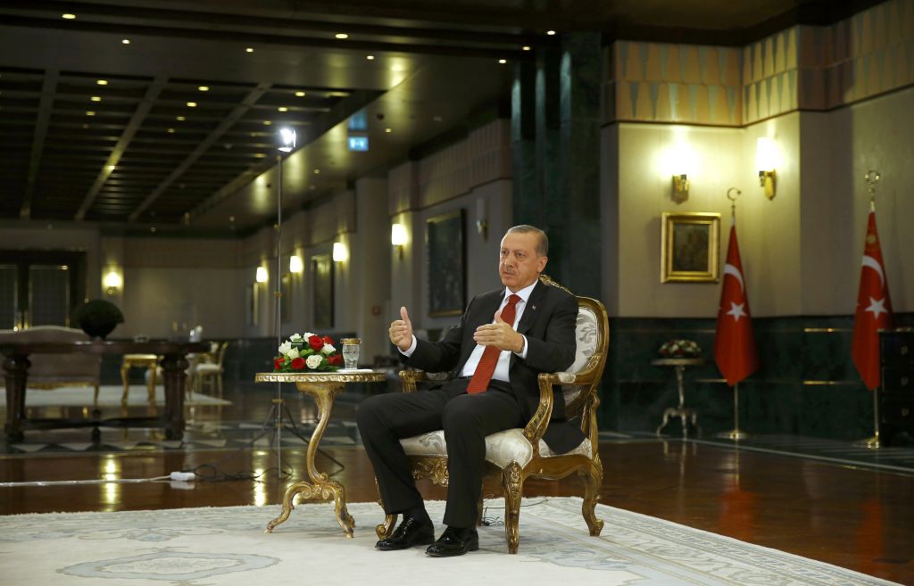 «Φιρμάνι» Ερντογάν: προφυλάκιση έως 30 ημέρες, διαλύονται χιλιάδες δομές και σχολεία