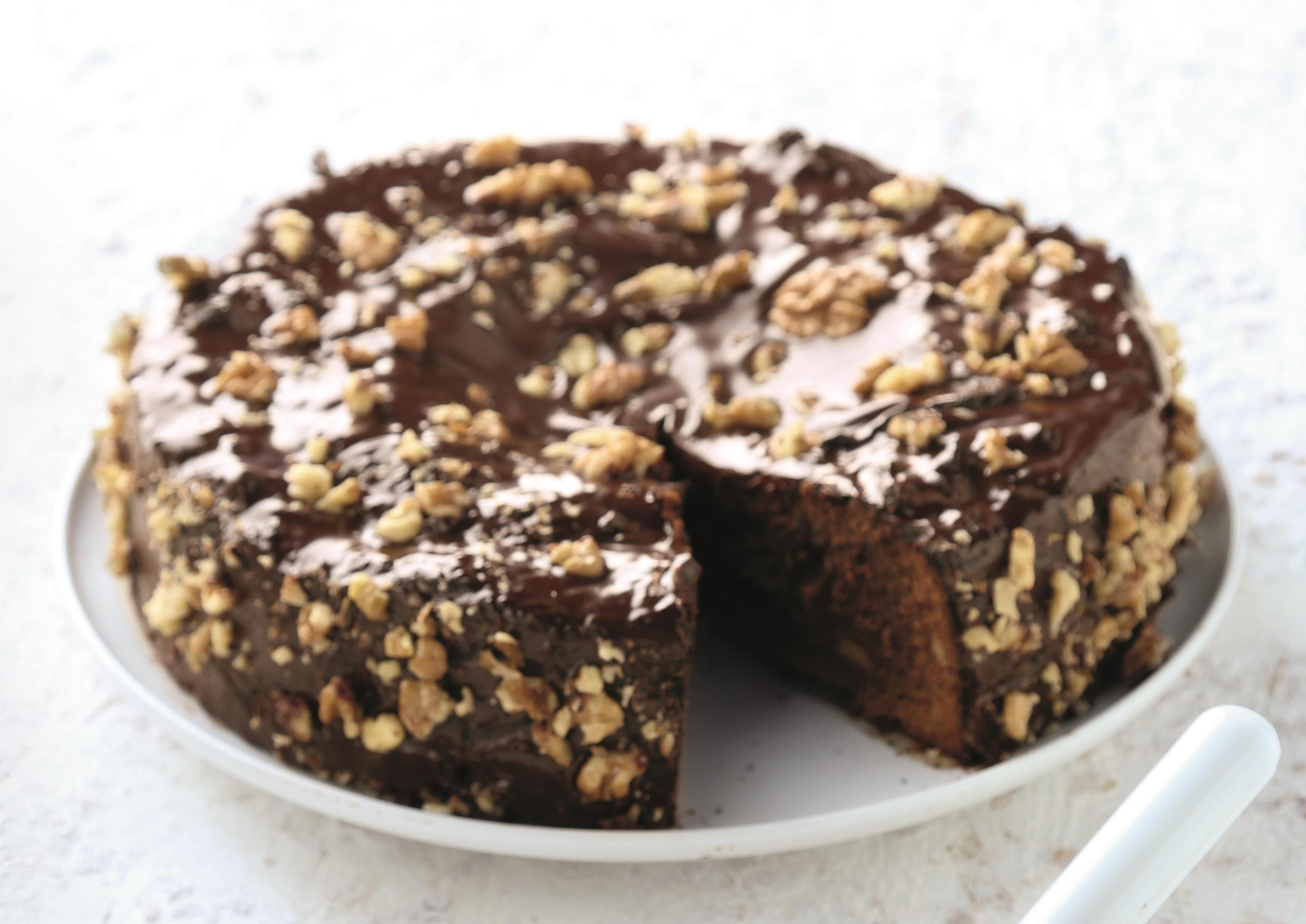 Σοκολατόπιτα με καρύδια