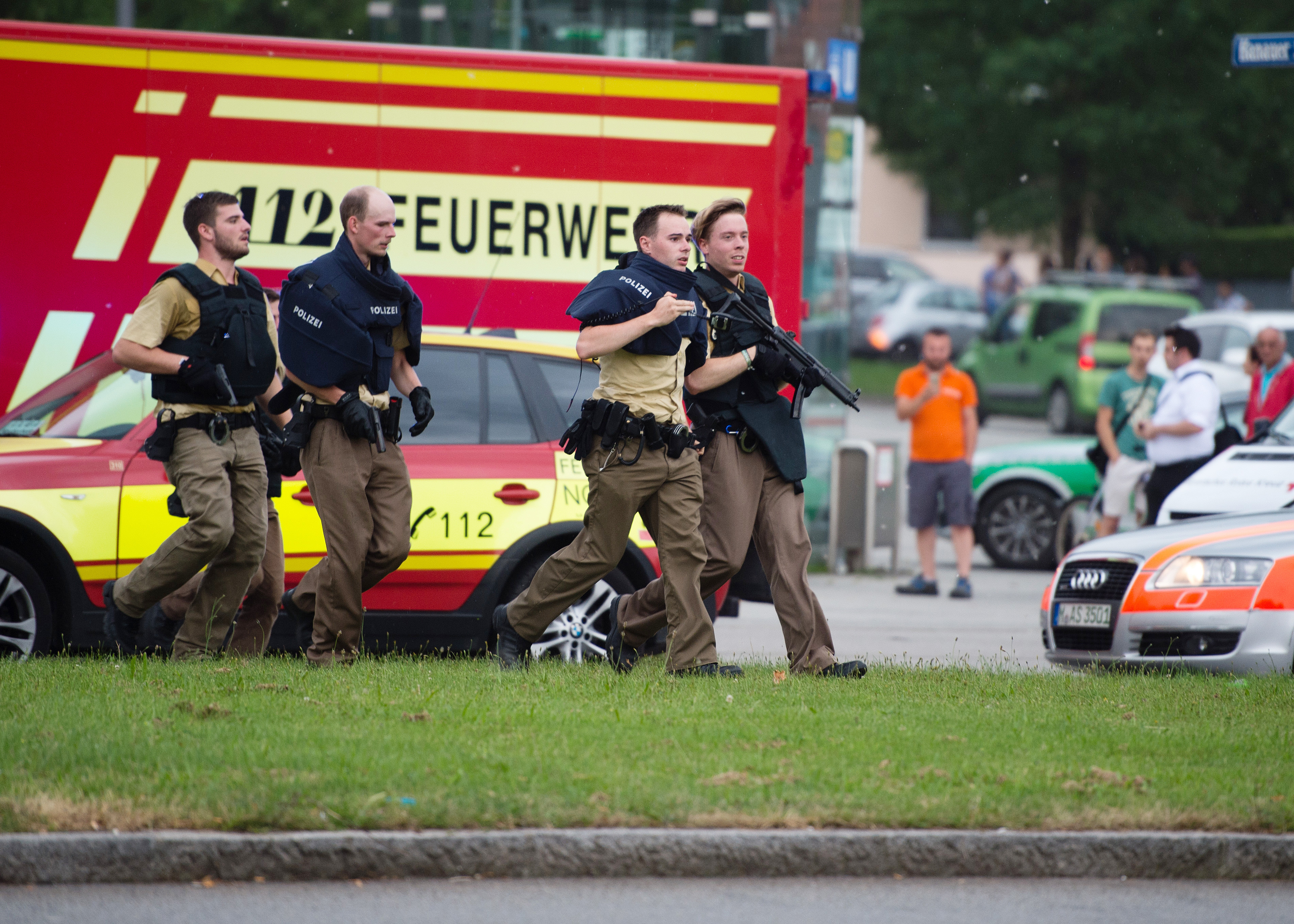 Γερμανία: Εννέα νεκροί ο απολογισμός της επίθεσης στο Μόναχο – Ο  18χρονος γερμανοϊρανός δράστης αυτοκτόνησε