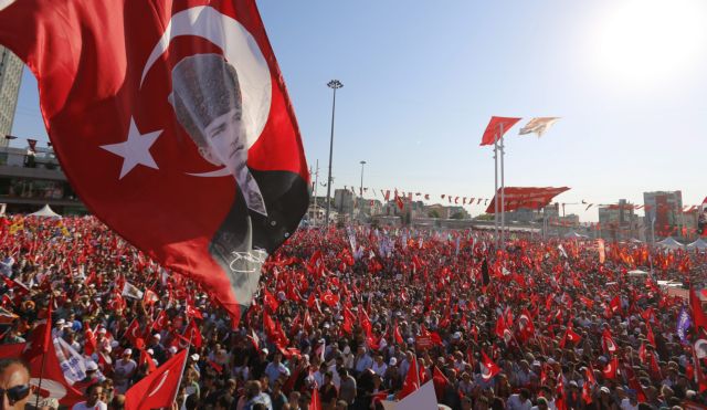 Τουρκία: 50.000 διαβατήρια έχουν ακυρωθεί, υπό κράτηση 18.000 άτομα
