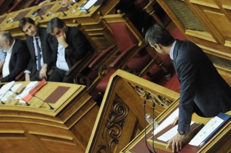 Κέρδη και ζημιές μετρούν Μαξίμου και Συγγρού