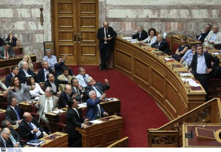 Απορρίφθηκε η πρόταση Εξεταστικής για το τρίτο μνημόνιο