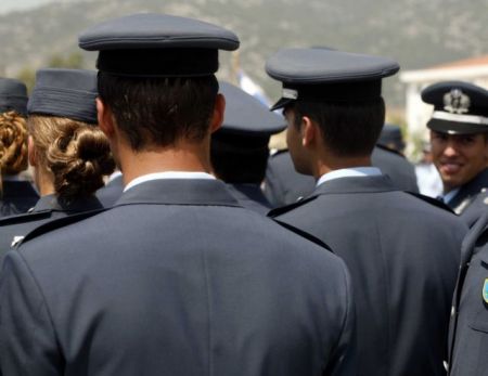 Ο θερινός «ιδρυματισμός» αξιωματικών της ΕΛ.ΑΣ.