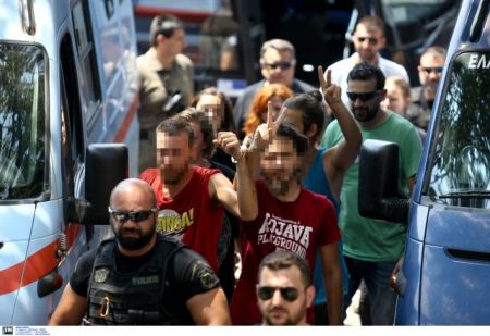 Ο νέος «θερμός πόλεμος» ΣΥΡΙΖΑ – αντιεξουσιαστών