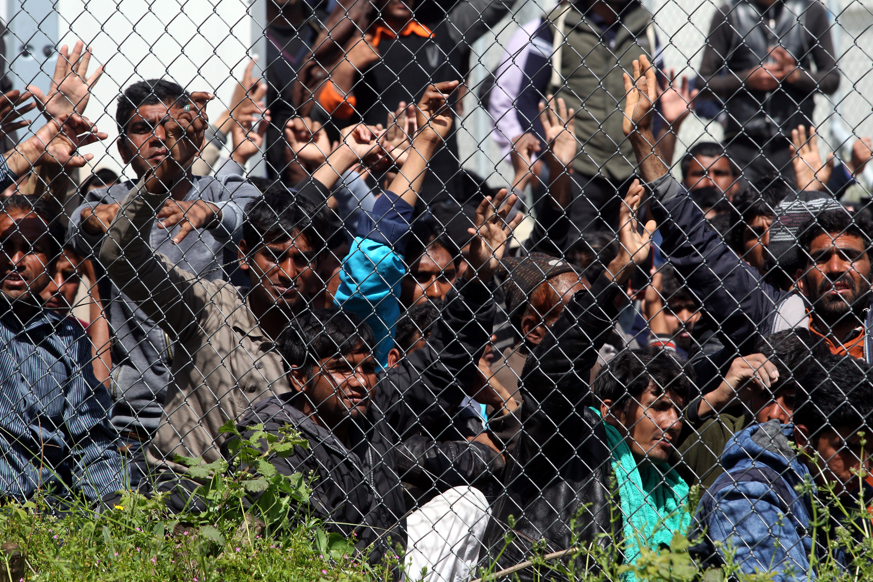 North Aegean islands ‘crowded’ with migrants and refugees