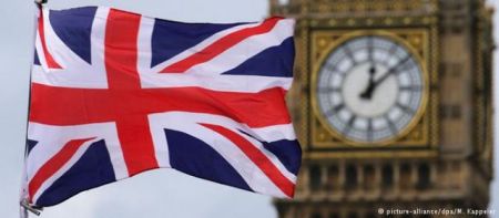 Deutsche Welle: Όχι πριν από το 2018 οι διαδικασίες για το Brexit