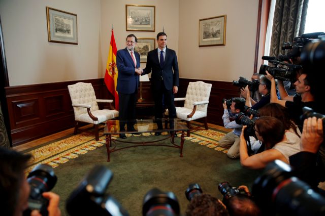 Οι Σοσιαλιστές αποφασίζουν αν θα επιτρέψουν στον Ραχόι να σχηματίσει κυβέρνηση