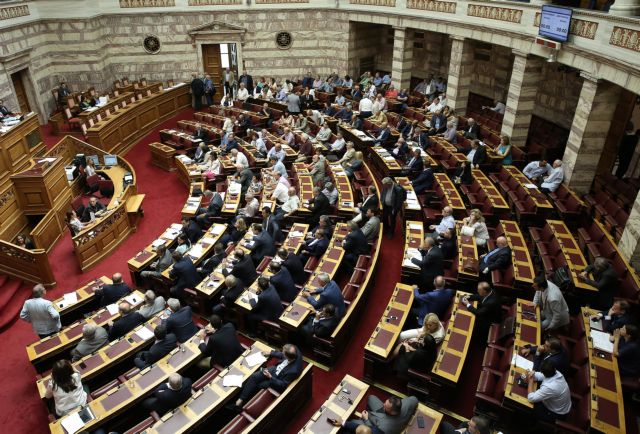 Τι λέει το υπουργείο για την τροπολογία που προκάλεσε σάλο στη Βουλή | tovima.gr