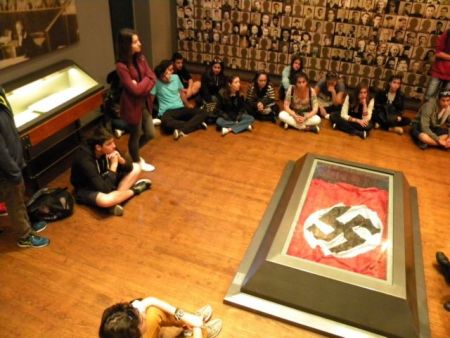 Στα Καλάβρυτα και στο Αουσβιτς έζησαν την ιστορία