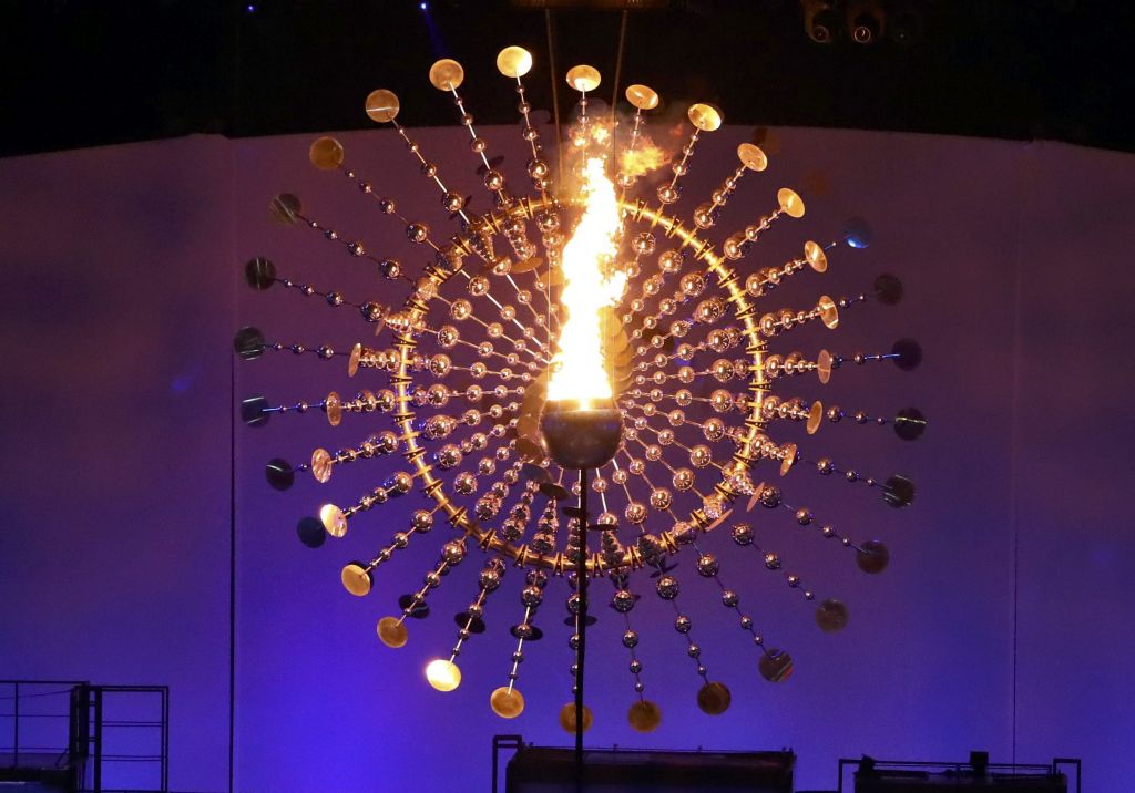 Αναψε η φλόγα των 31ων Ολυμπιακών Αγώνων της σύγχρονης εποχής