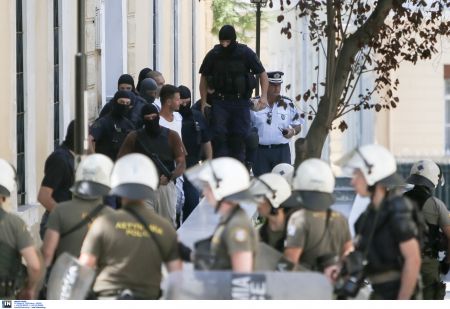 Σε 33 και 32 μήνες καταδικάστηκαν οι Σακκάς και Σεϊσίδης