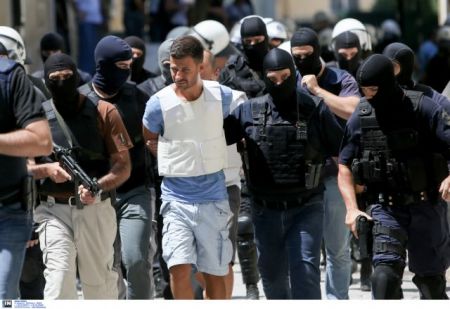 Τι κοινό έχουν οι «ληστές του Διστόμου» με την επίθεση στο γραφείο του Σαμαρά