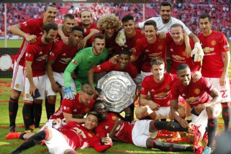 Άρχισαν τη συλλογή τίτλων Μουρίνιο και Ζλάταν στη Μ.Γιουνάιτεντ