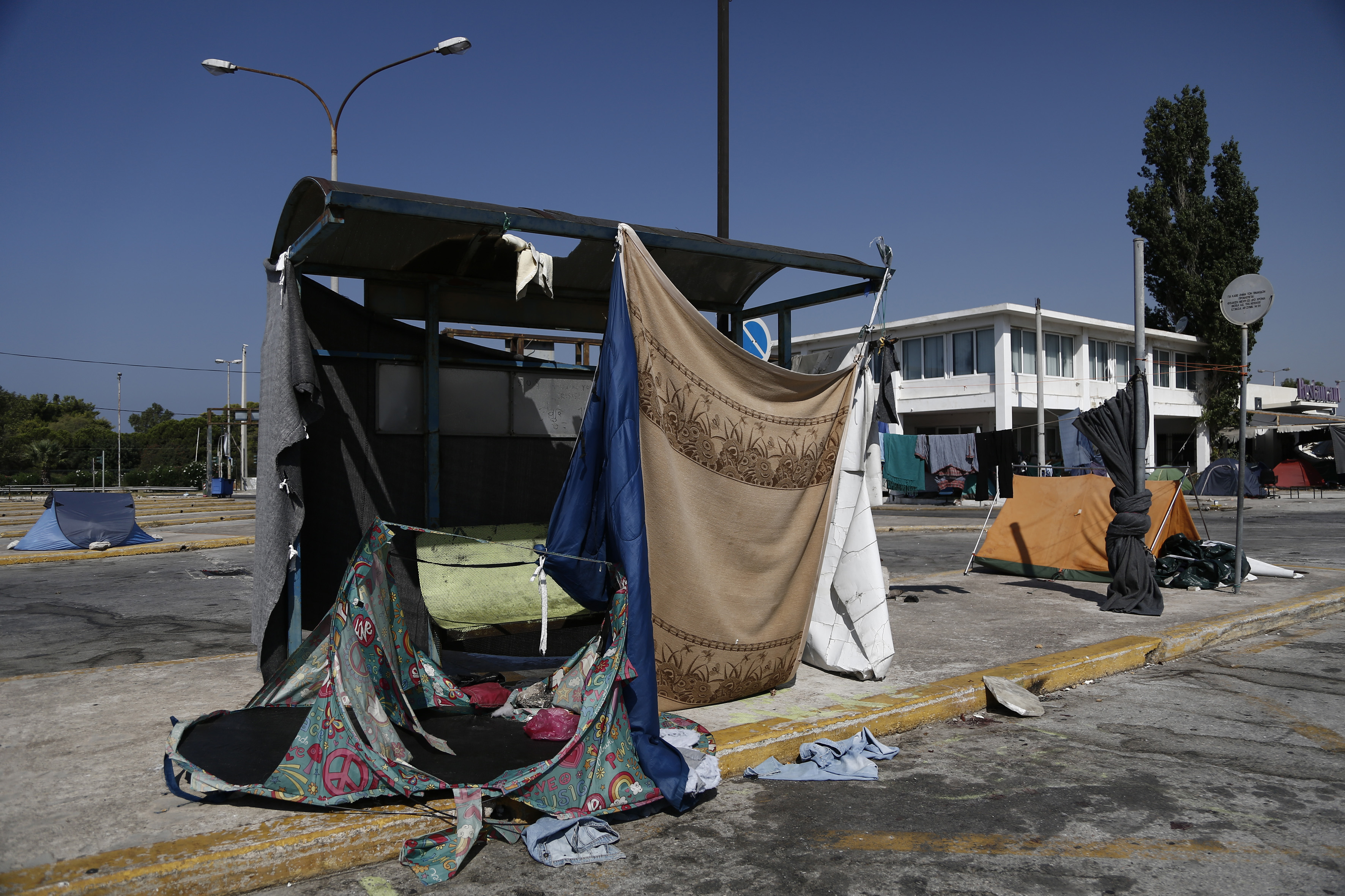Αβραμόπουλος: Κυρώσεις στις χώρες που αρνούνται ανακατανομή προσφύγων