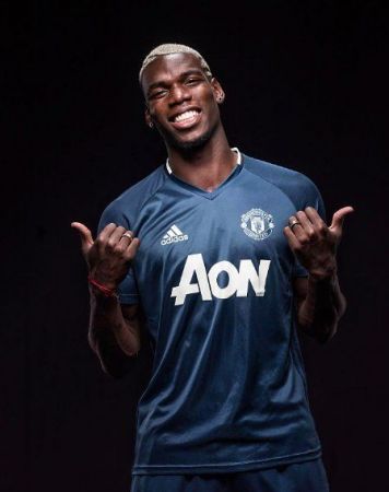 Ανακοίνωσε Πογκμπά η Μάντσεστερ Γιουνάιτεντ με €120 εκατ.